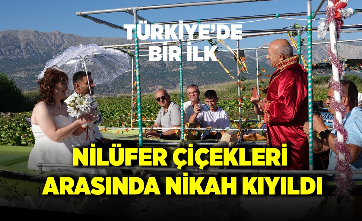 Çivril'de Nilüfer Çiçekleri Arasında Nikah Kıyıldı