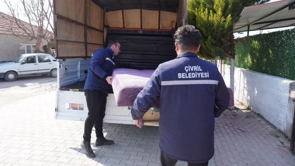 Çivril Beleidyesi Sevgi Eli (1)