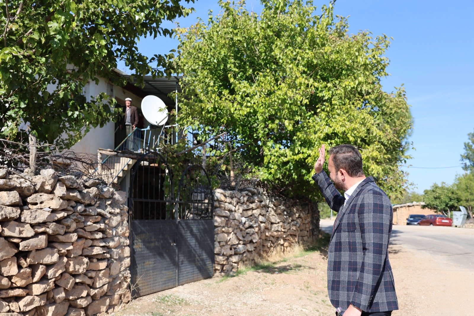 Başkan Mahalle Izyaretleri (1)