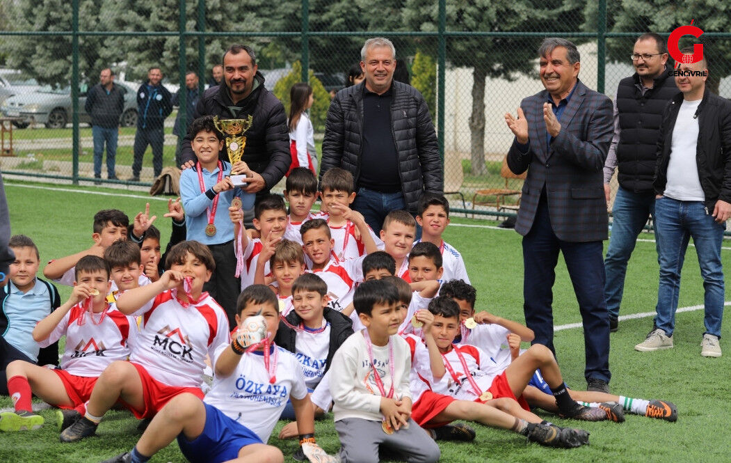 Futbol Turnuvasının Şampiyonu Kadir Kameroğlu İlkokulu Oldu