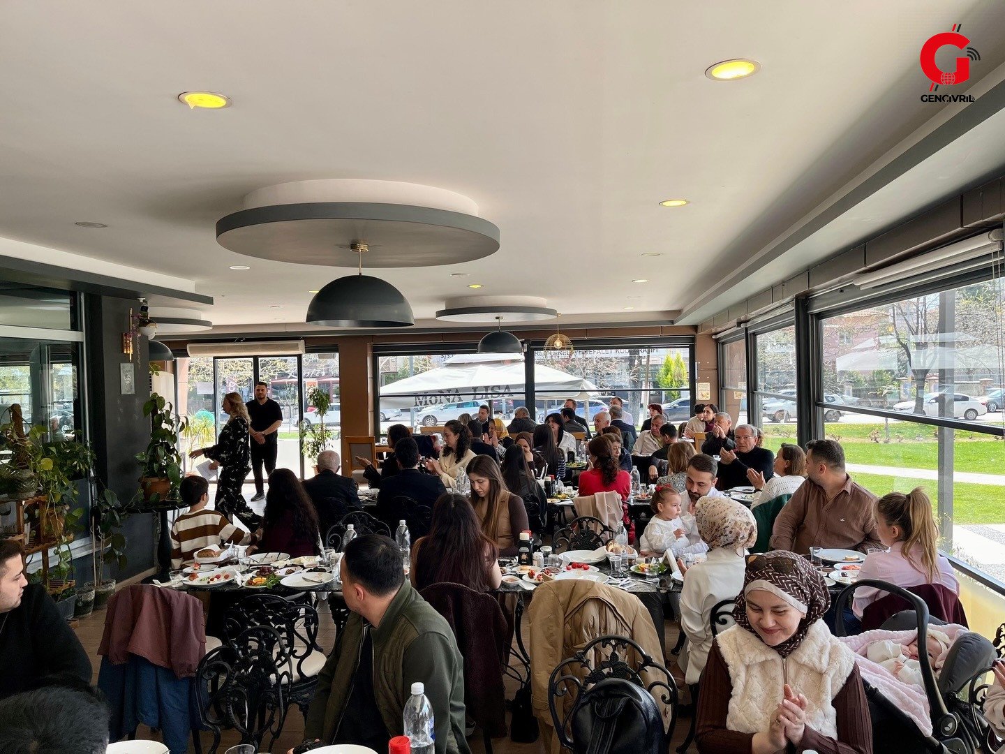 Çivril Çevak Burs Verenleri Ile Kahvaltıda Bir Araya Geldi (1)