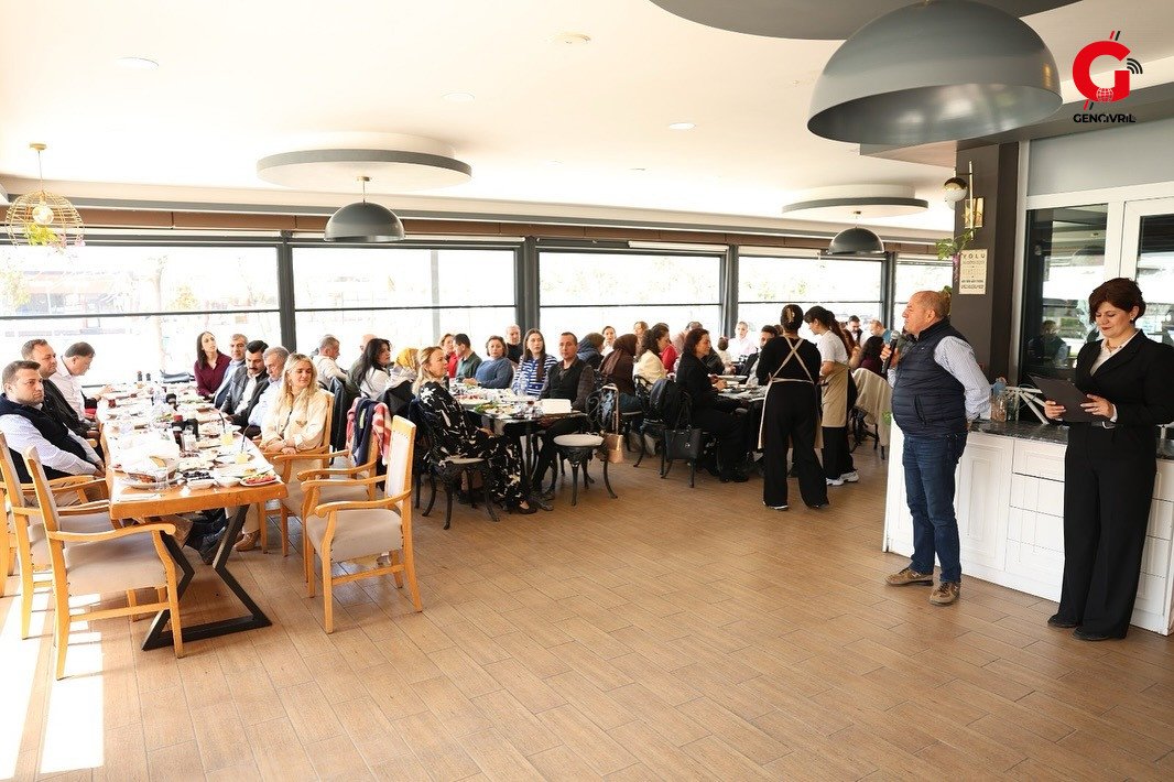 Çivril Çevak Burs Verenleri Ile Kahvaltıda Bir Araya Geldi (2)