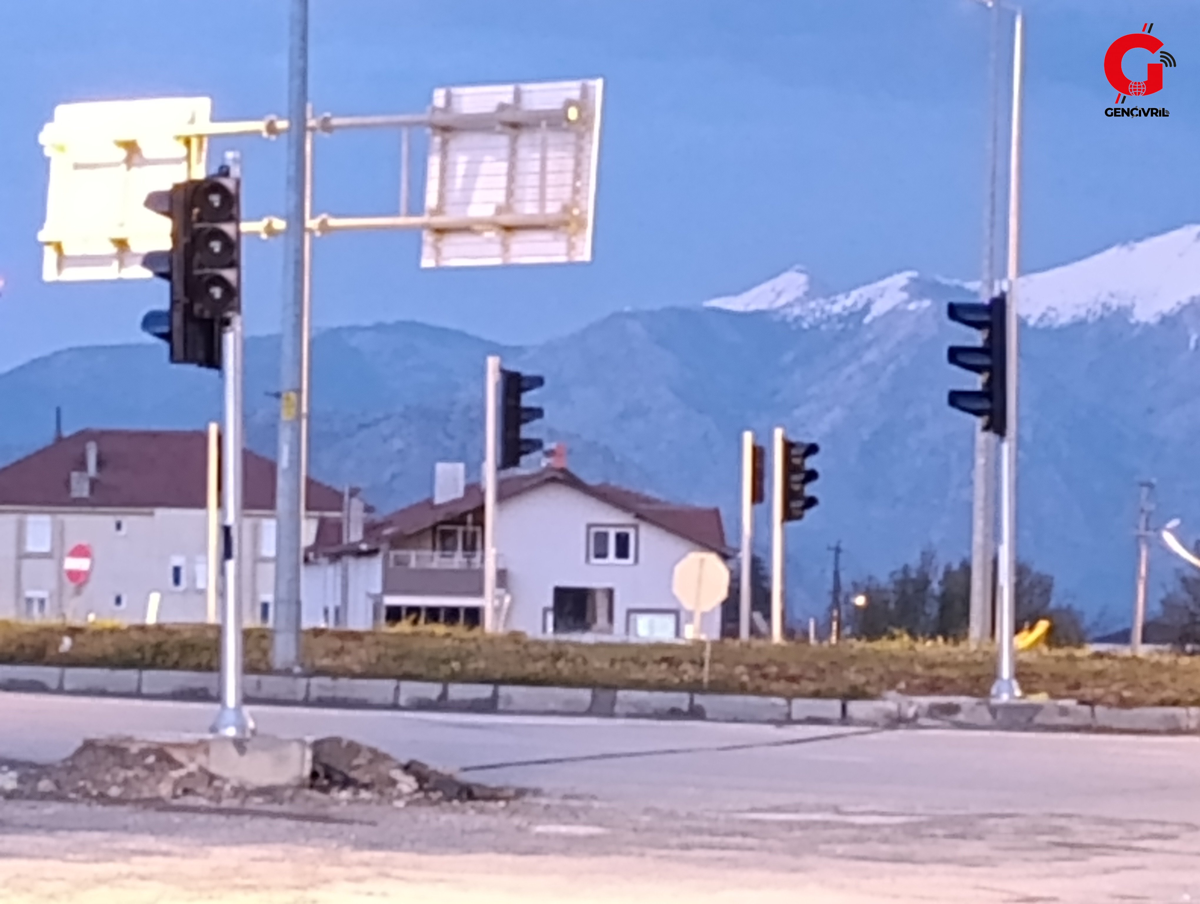 Çivril İğdir Kavşağı’na Trafik Işığı Kuruldu “Ölüm Kavşağı”Nda Yeni Dönem 2