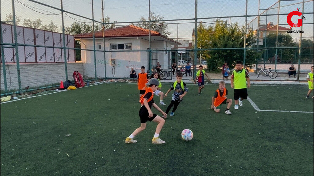 Çivril'de Yaz Spor Okullarına Yoğun İlgi