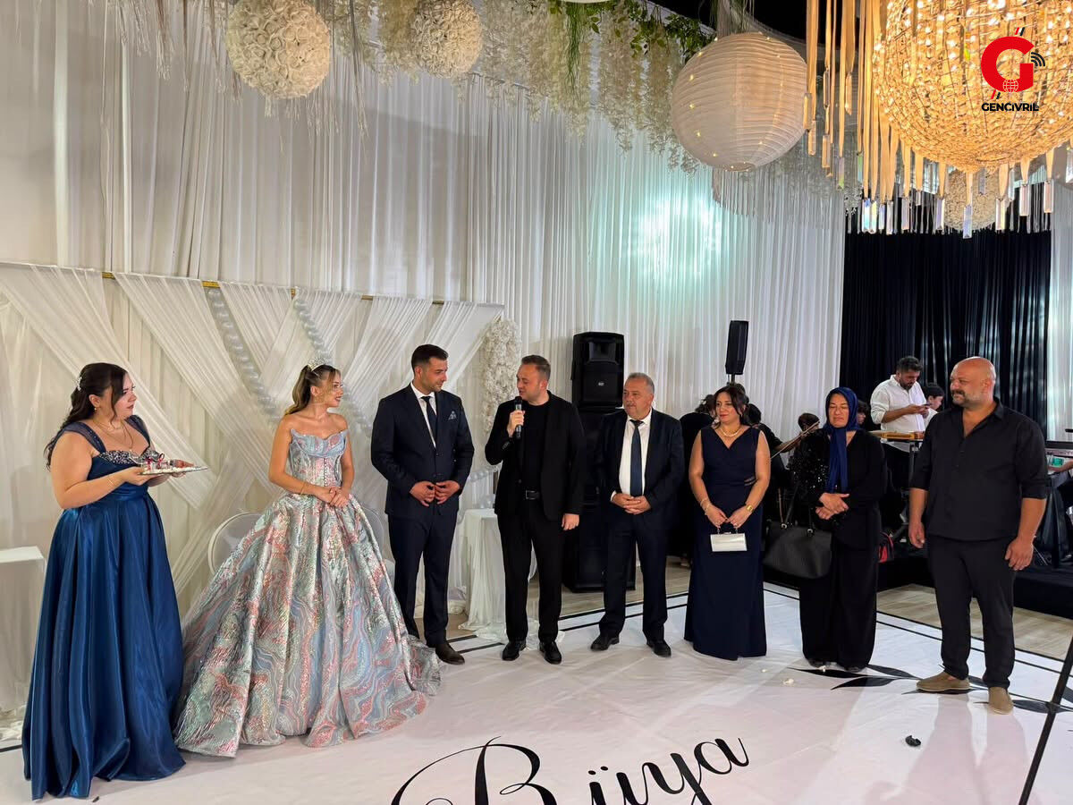 Uğur Türk'ün Kızı Rüya Türk Ile Yunus Emre Nişanlandı (2)
